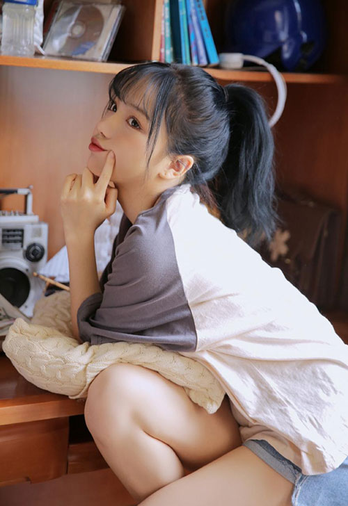 如果刚好女生也喜欢看书籍,那么你们就多了一项共同的兴趣和爱好了